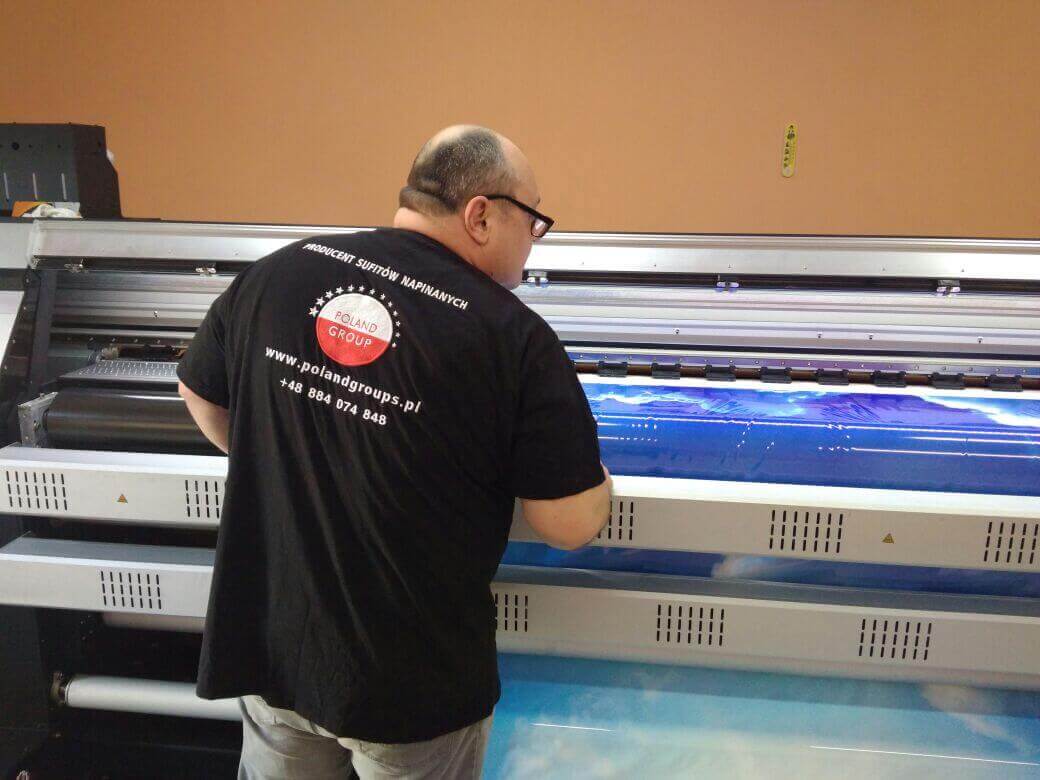 Produkcja sufitów napinanych z nadrukiem